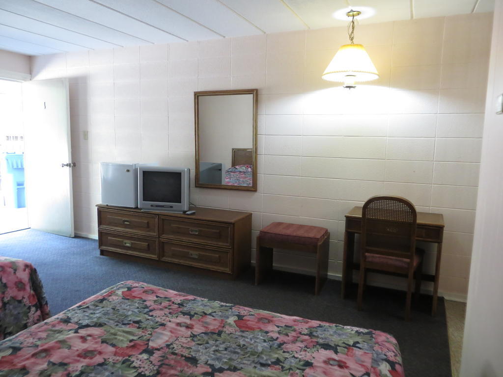 Parkway Motel Niagara Falls Room photo