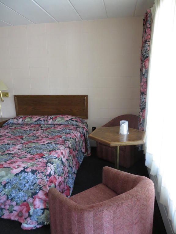 Parkway Motel Niagara Falls Exterior photo